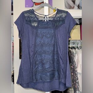 Blue detailed shirt!